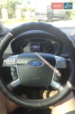 Седан Ford Mondeo 2010 в 
