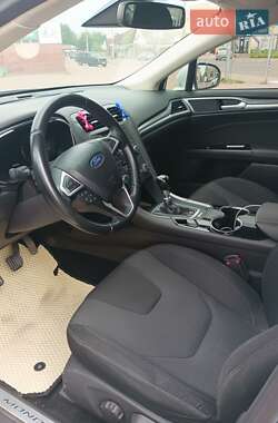 Седан Ford Mondeo 2014 в 