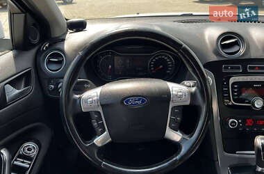 Седан Ford Mondeo 2011 в 