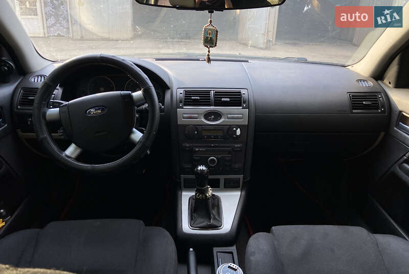 Седан Ford Mondeo 2005 в Снигиревке
