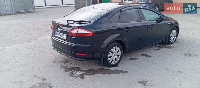 Лифтбек Ford Mondeo 2008 в Ровно