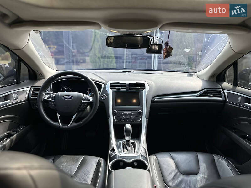 Седан Ford Mondeo 2016 в Львове