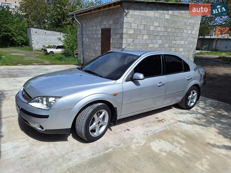 Лифтбек Ford Mondeo 2001 в Казатине