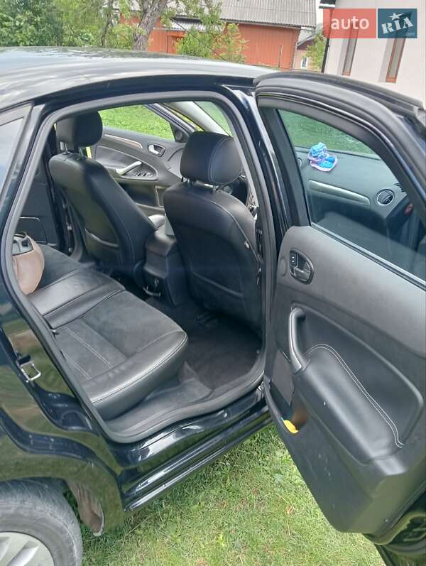 Лифтбек Ford Mondeo 2007 в Львове