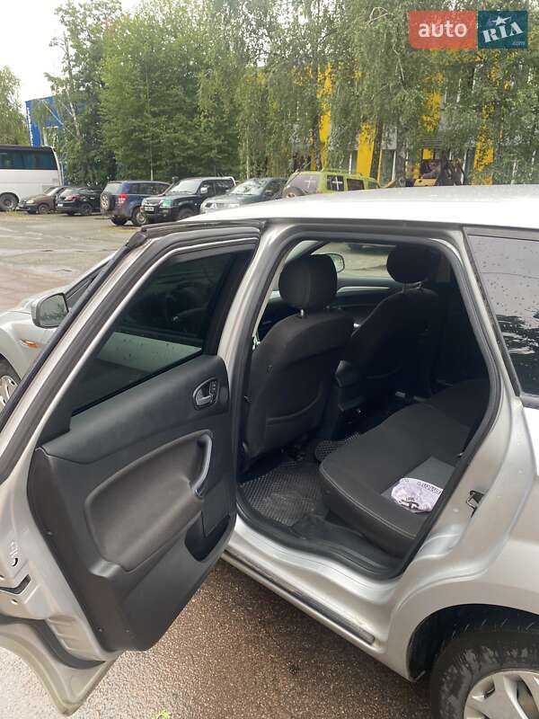 Универсал Ford Mondeo 2010 в Луцке