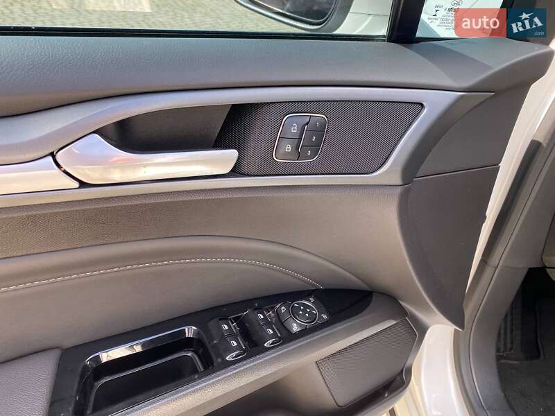 Седан Ford Mondeo 2017 в Львове фото 11 Седан Ford Mondeo 2017 в Львове