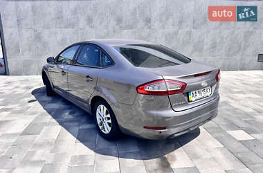 Седан Ford Mondeo 2011 в 