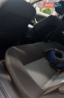 Седан Ford Mondeo 2011 в 