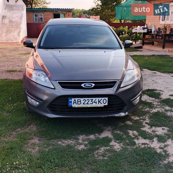 Седан Ford Mondeo 2011 в Гайсине