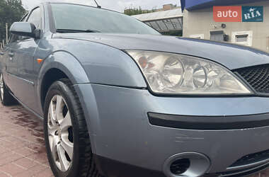 Лифтбек Ford Mondeo 2001 в 