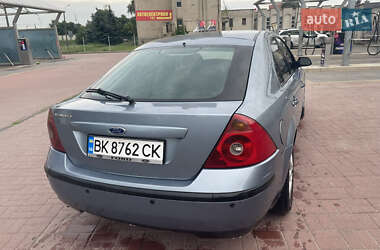 Лифтбек Ford Mondeo 2001 в 
