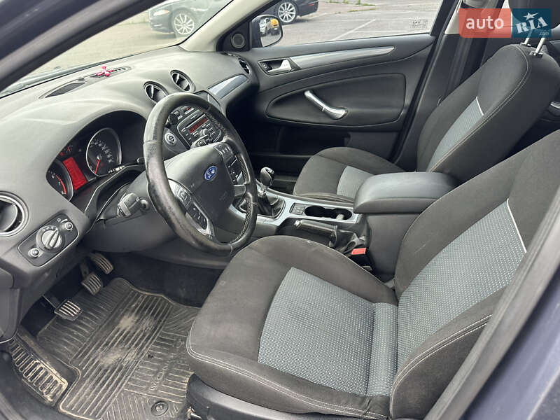 Лифтбек Ford Mondeo 2012 в Львове