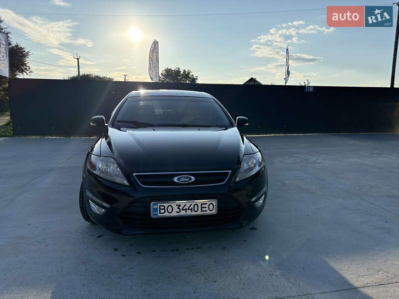 Седан Ford Mondeo 2013 в 