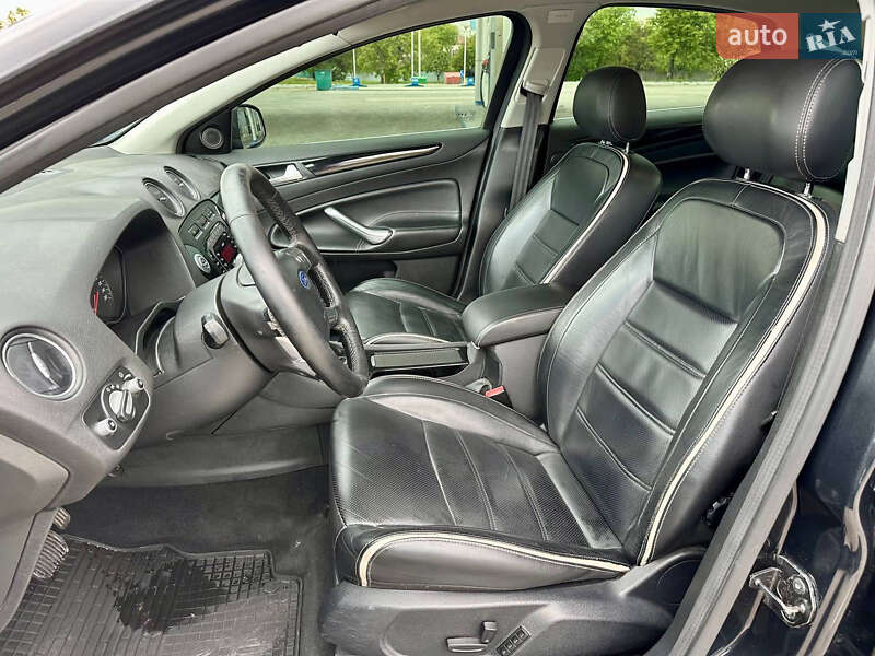 Седан Ford Mondeo 2012 в Днепре