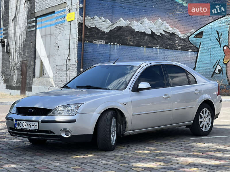 Лифтбек Ford Mondeo 2000 в Луцке
