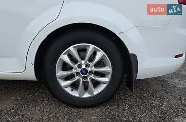 Седан Ford Mondeo 2012 в 