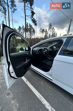 Седан Ford Mondeo 2012 в 