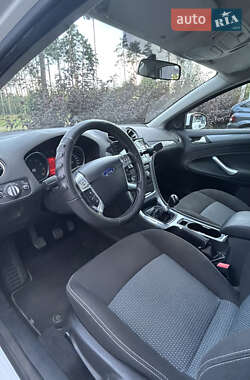 Седан Ford Mondeo 2012 в 