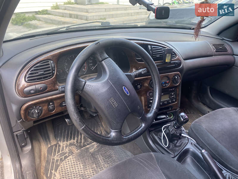 Лифтбек Ford Mondeo 2000 в Вышгороде