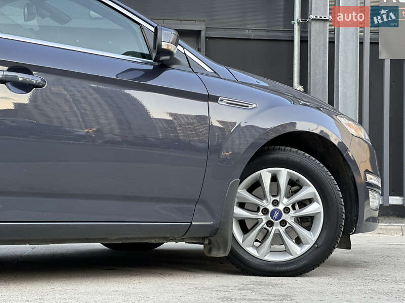Лифтбек Ford Mondeo 2013 в Киеве