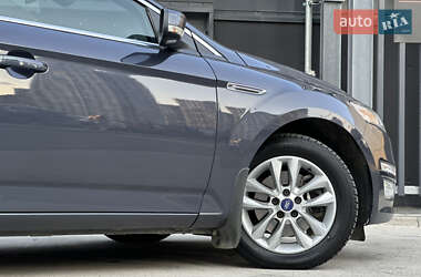 Лифтбек Ford Mondeo 2013 в 