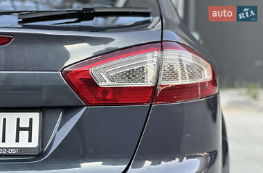 Лифтбек Ford Mondeo 2013 в 