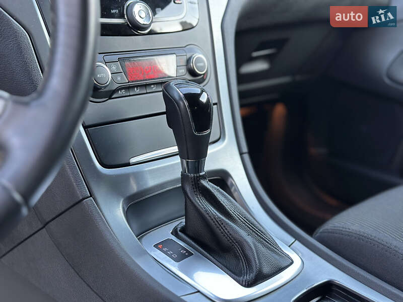 Лифтбек Ford Mondeo 2013 в Киеве