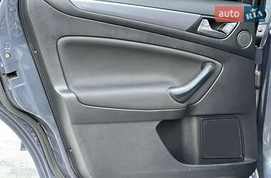 Лифтбек Ford Mondeo 2013 в 