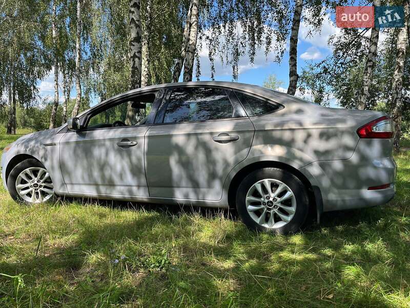 Седан Ford Mondeo 2010 в Киеве