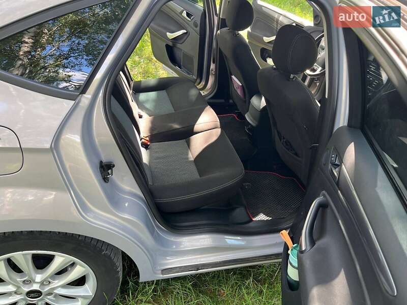 Седан Ford Mondeo 2010 в Киеве