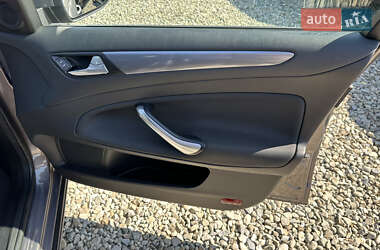 Седан Ford Mondeo 2012 в 