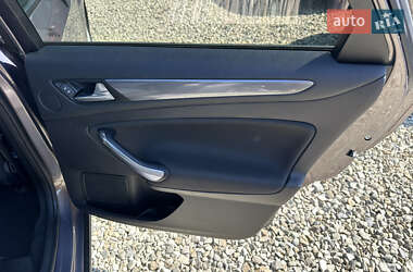 Седан Ford Mondeo 2012 в 