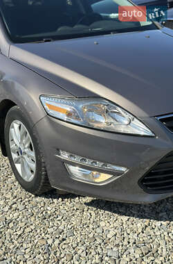 Седан Ford Mondeo 2012 в 