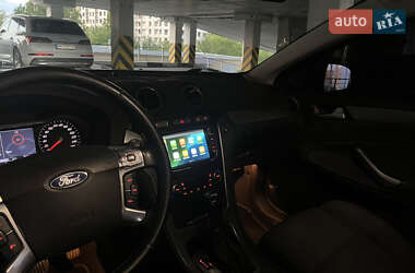 Седан Ford Mondeo 2011 в 