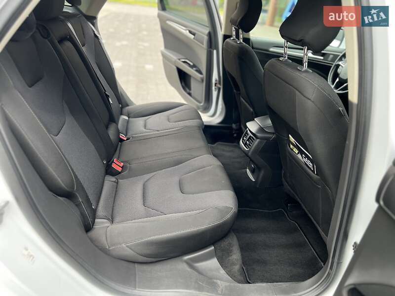 Лифтбек Ford Mondeo 2015 в Рава-Русской фото 12 Лифтбек Ford Mondeo 2015 в Рава-Русской