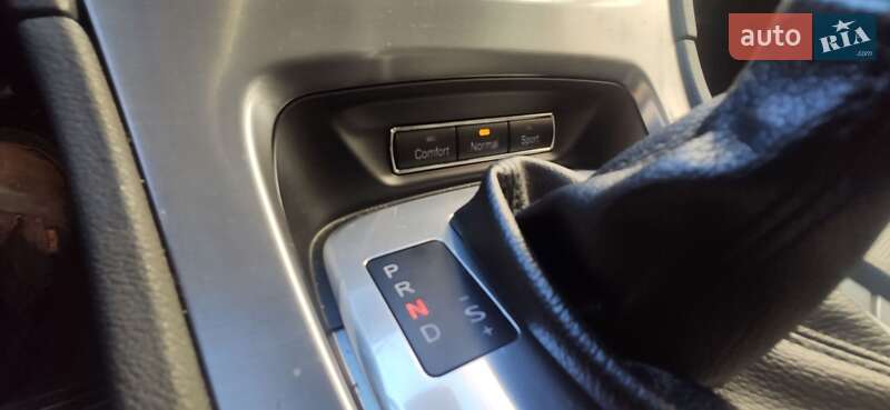 Седан Ford Mondeo 2011 в Стрию