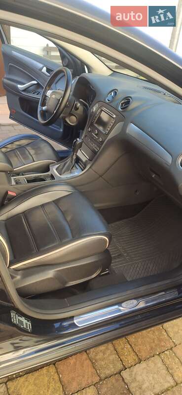 Седан Ford Mondeo 2011 в Стрию