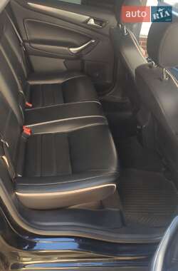 Седан Ford Mondeo 2011 в Стрые