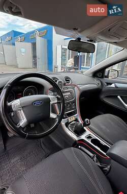 Седан Ford Mondeo 2010 в 