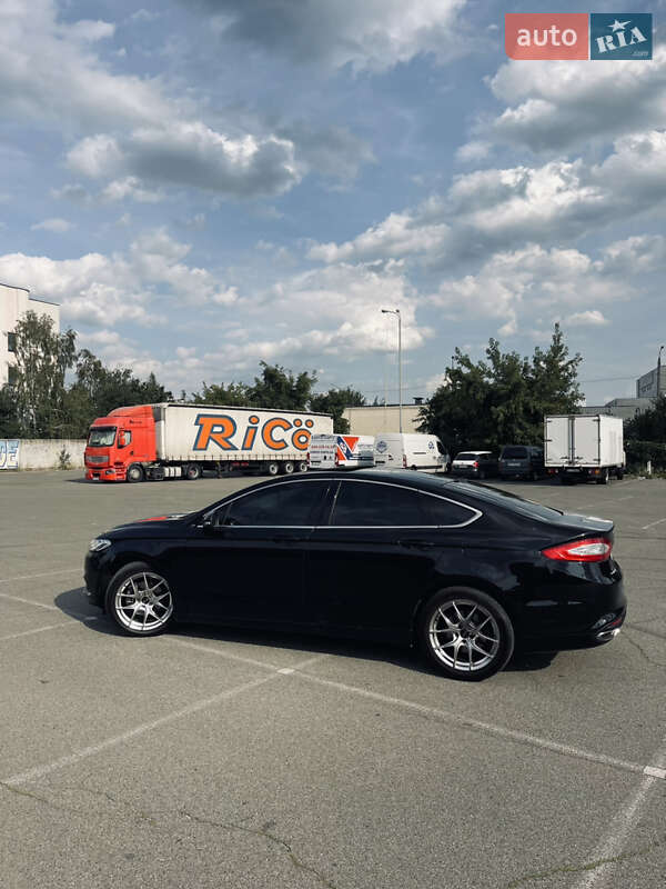Седан Ford Mondeo 2016 в Киеве