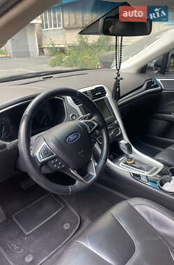 Седан Ford Mondeo 2016 в 