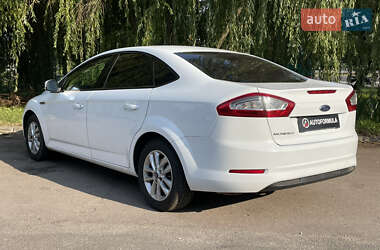 Седан Ford Mondeo 2012 в 
