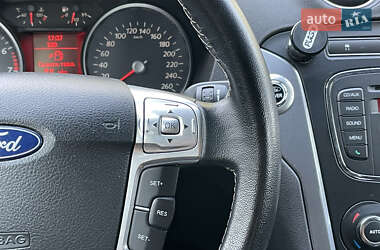 Седан Ford Mondeo 2012 в 