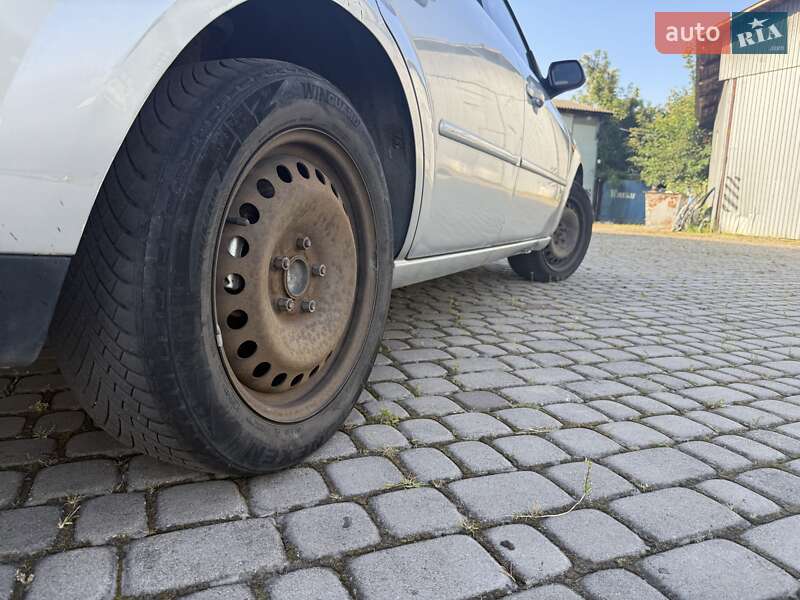 Лифтбек Ford Mondeo 2002 в Шептицькому