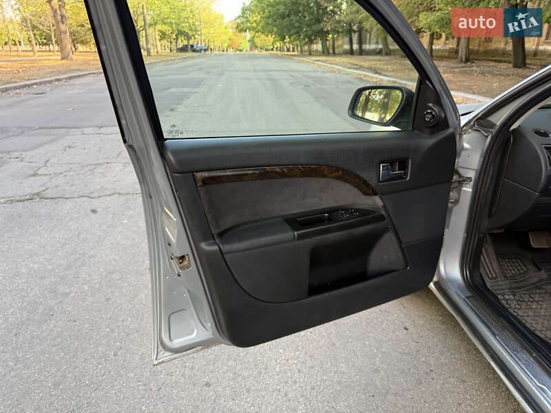 Лифтбек Ford Mondeo 2003 в Николаеве