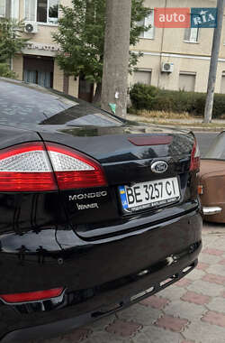 Седан Ford Mondeo 2010 в 