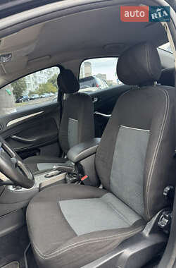 Седан Ford Mondeo 2010 в 
