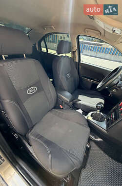 Седан Ford Mondeo 2002 в 