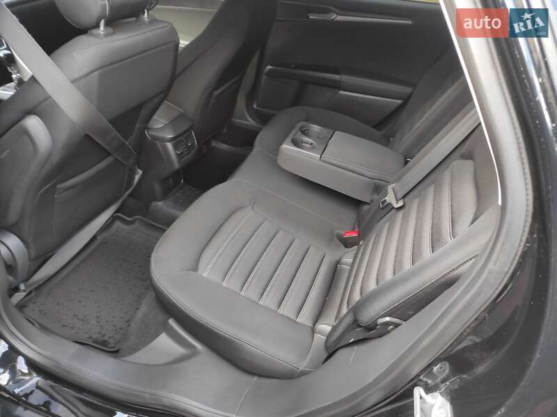 Седан Ford Mondeo 2015 в Лебедине