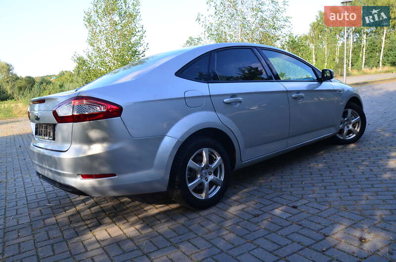 Седан Ford Mondeo 2013 в Дрогобыче